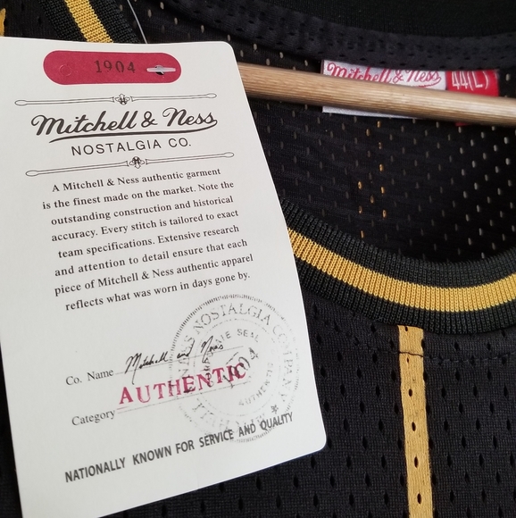 VINCE CARTER TORONTO RAPTORS GOLD THROWBACK JERSEY - Picture 5 of 8